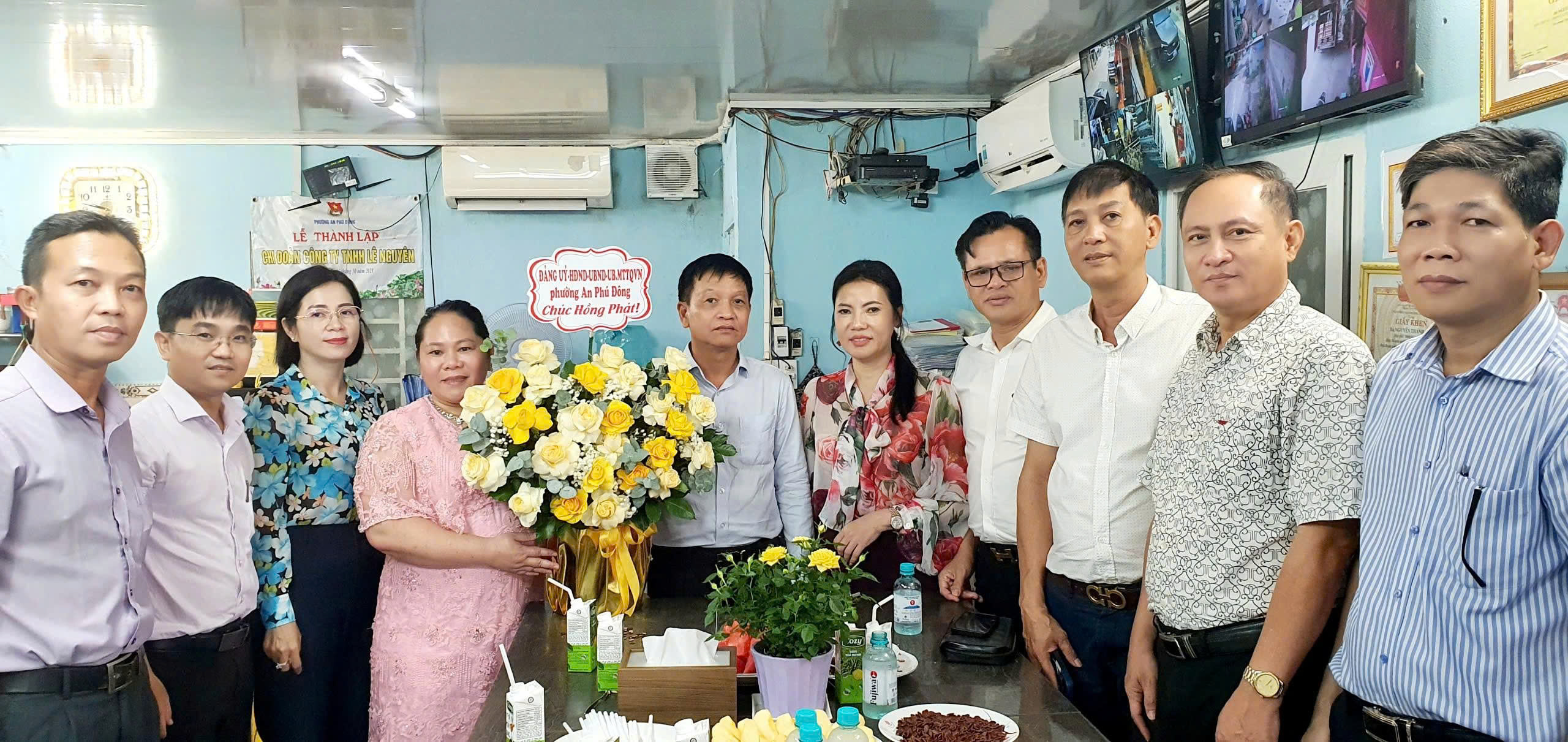 Lãnh đạo Phường An Phú Đông và Hội Doanh nghiệp thăm Công ty Băng Keo Lê Nguyên